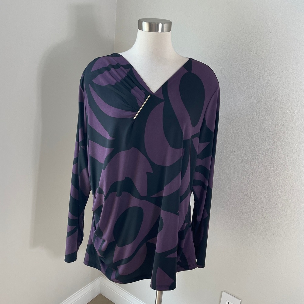 Liz Claiborne Womens Plus 2X Purple Black Abstract V Neck Blouse Gold Bar Detail